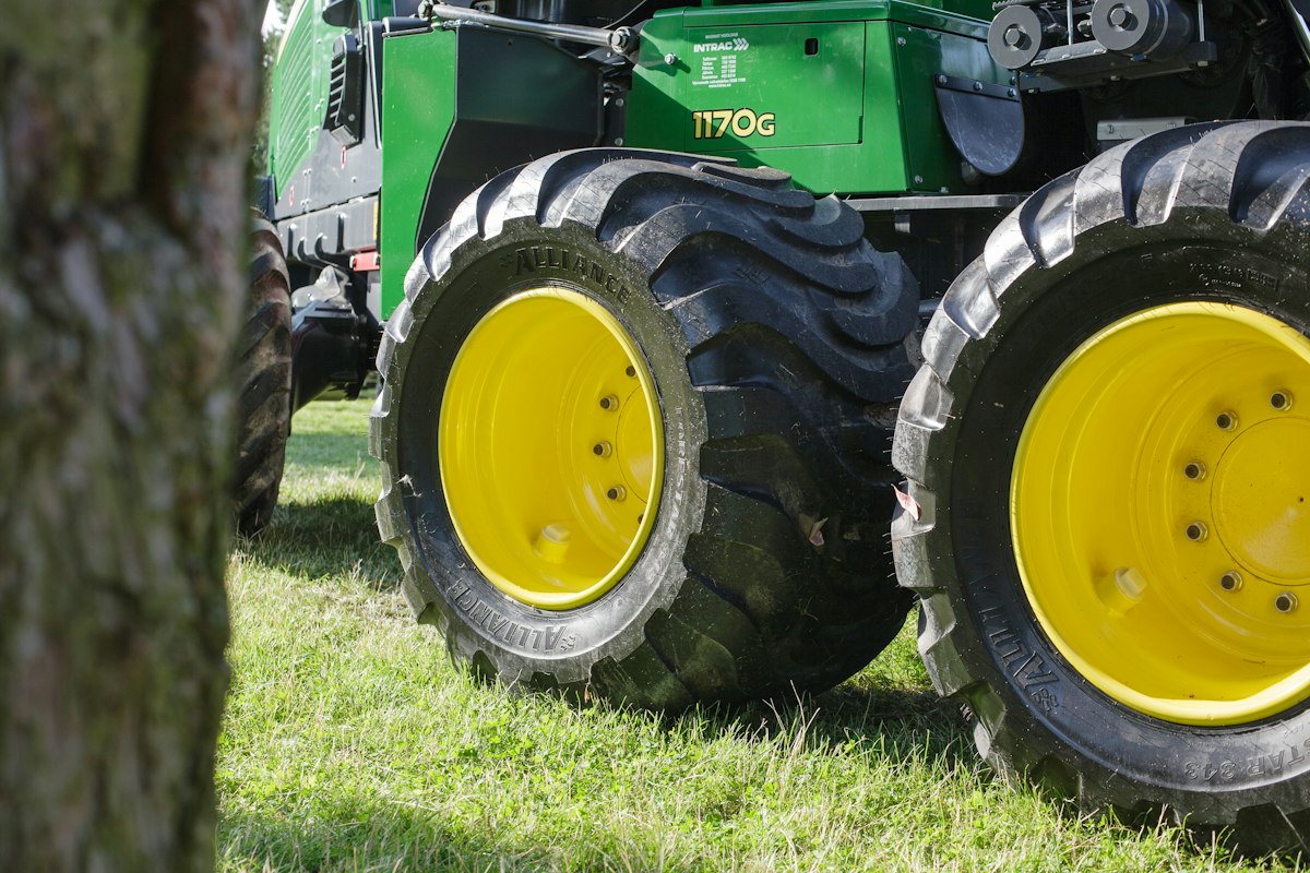 GHS Landtechnik Traktor im Einsatz